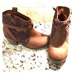 Size 8 brown booties